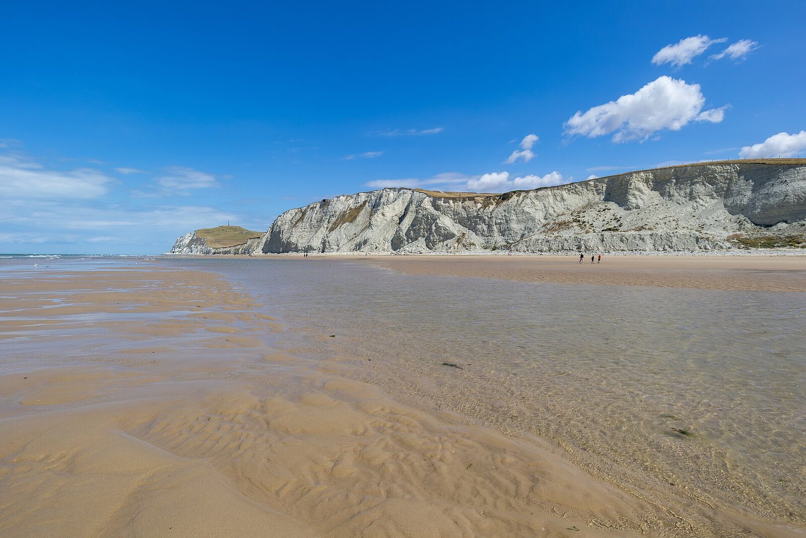 Les falaises de craie du cap Blanc-Nez vues depuis la plage